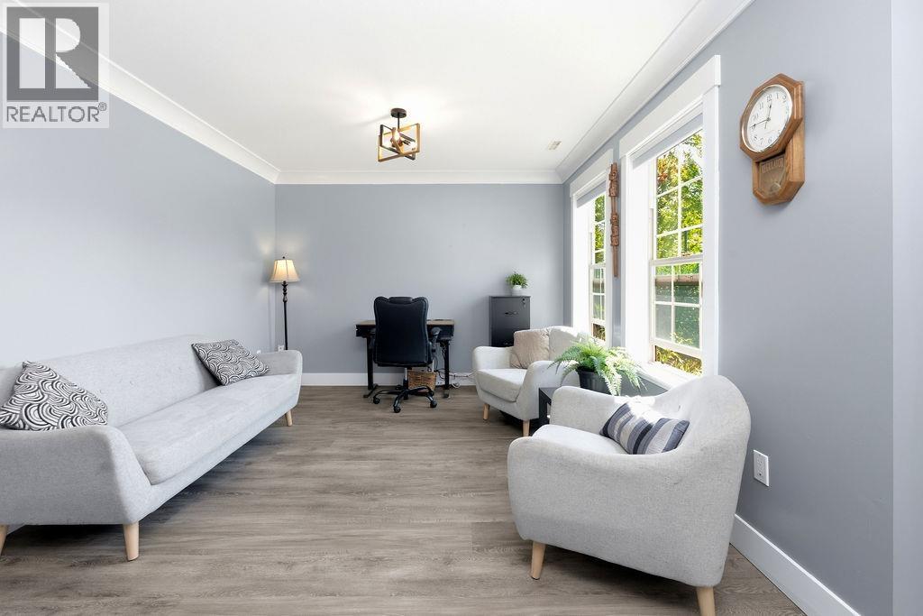 1048 Woodsworth Road, Gibsons, British Columbia  V0N 1V7 - Photo 5 - R3156400