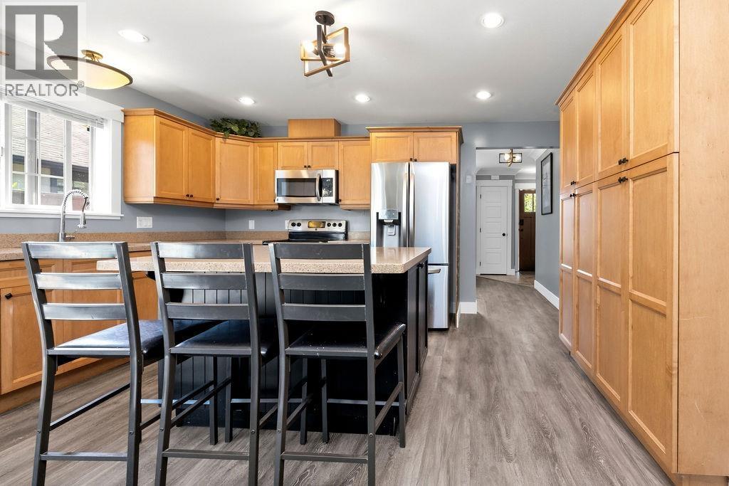 1048 Woodsworth Road, Gibsons, British Columbia  V0N 1V7 - Photo 11 - R3156400