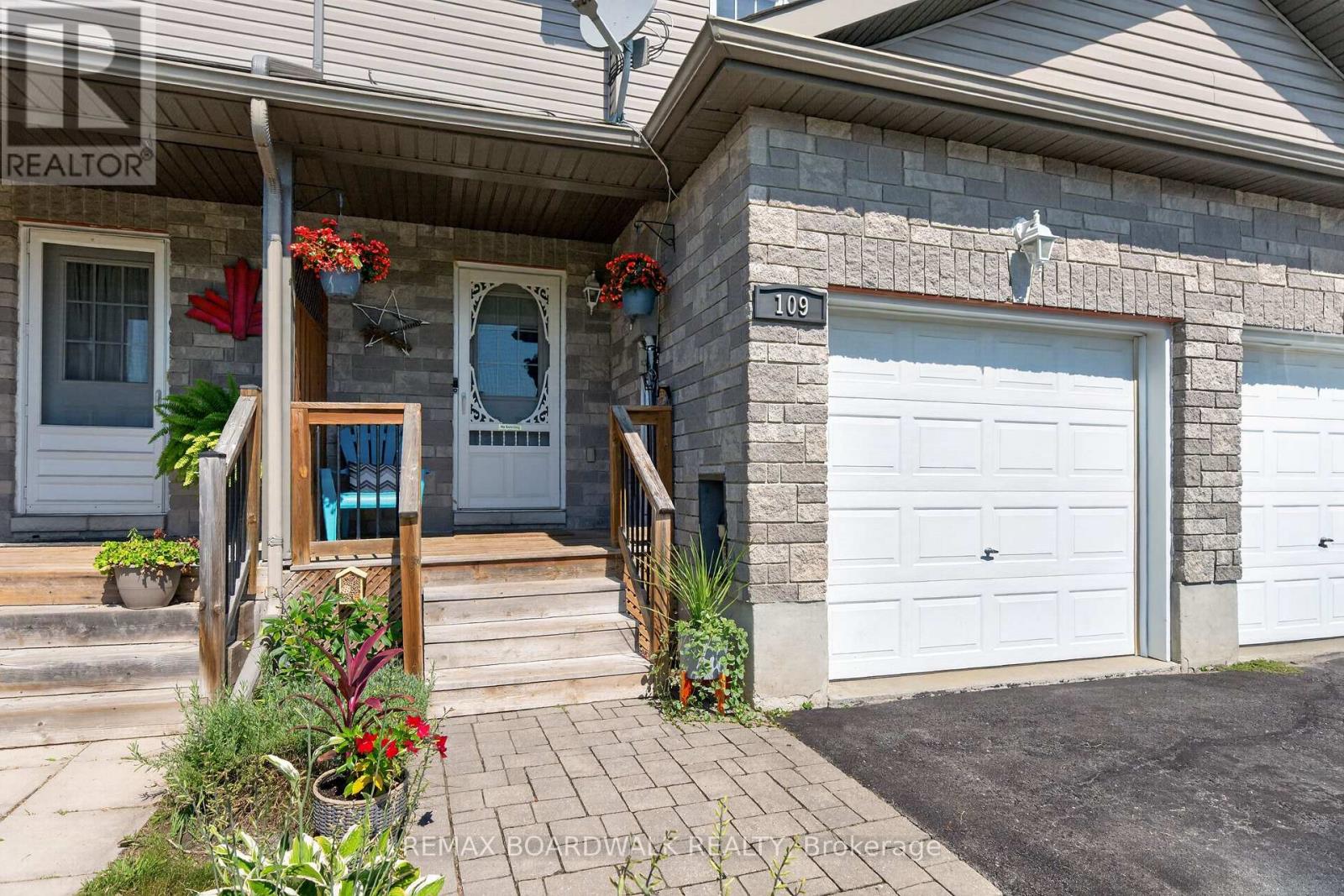 109 Raina Way, North Grenville, Ontario K0G 1J0 - Photo 2 - X13684804