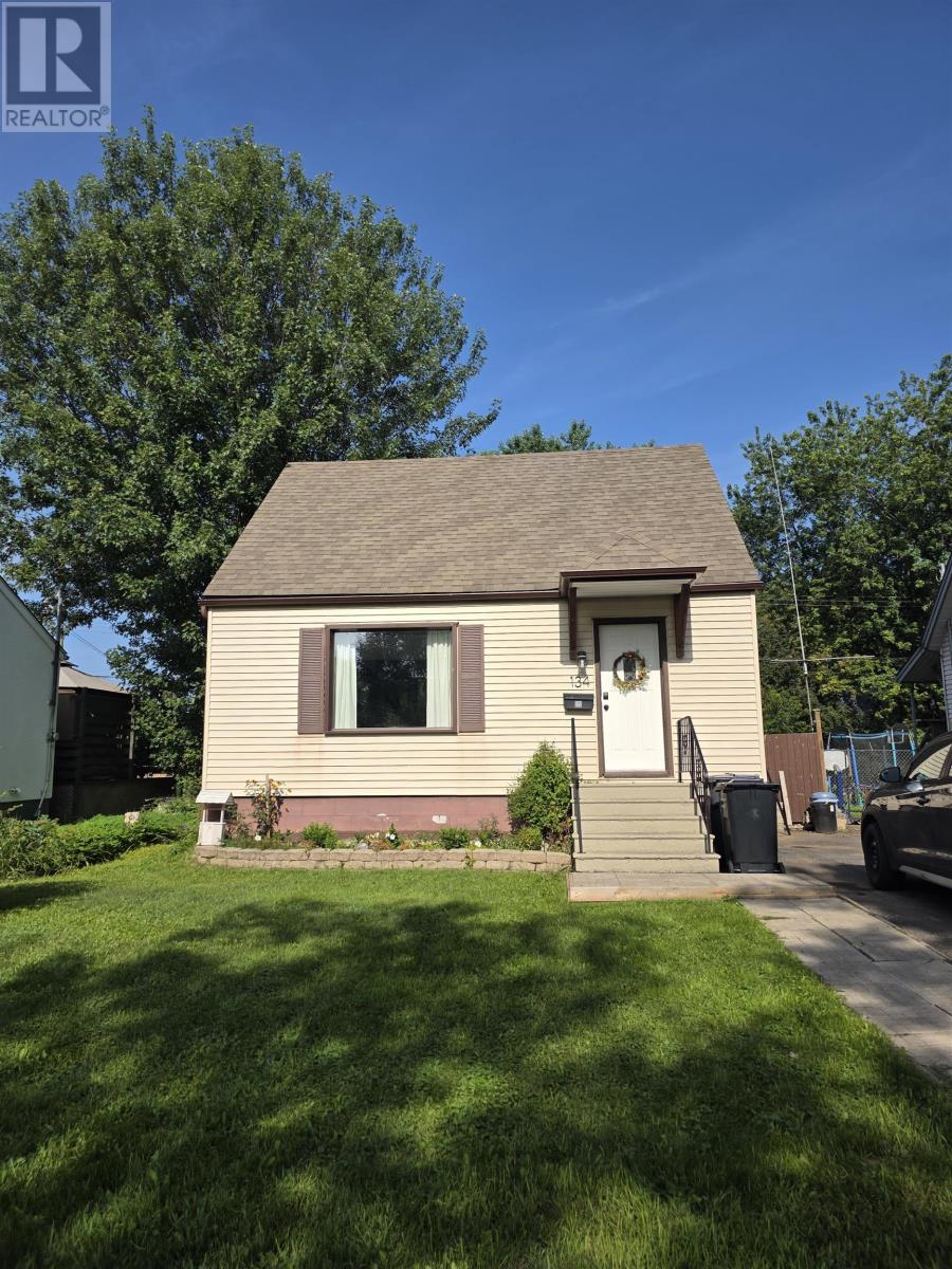 134 Kenogami Ave S, Thunder Bay, Ontario  P7B 4R7 - Photo 2 - TB2602403