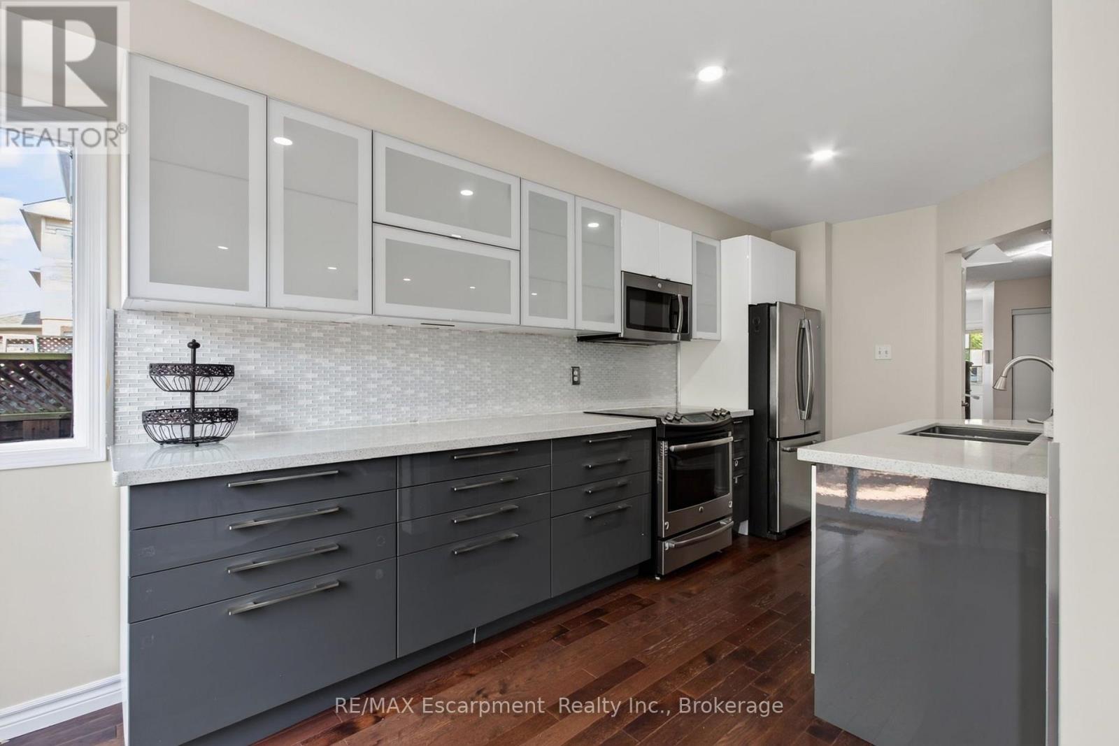 5143 Lampman Avenue, Burlington, Ontario  L7L 6K1 - Photo 19 - W13684868