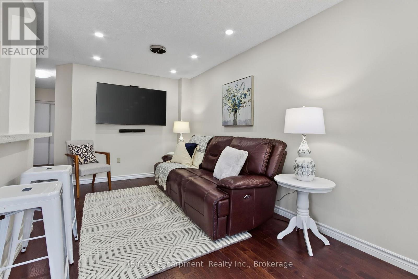 5143 Lampman Avenue, Burlington, Ontario  L7L 6K1 - Photo 6 - W13684868