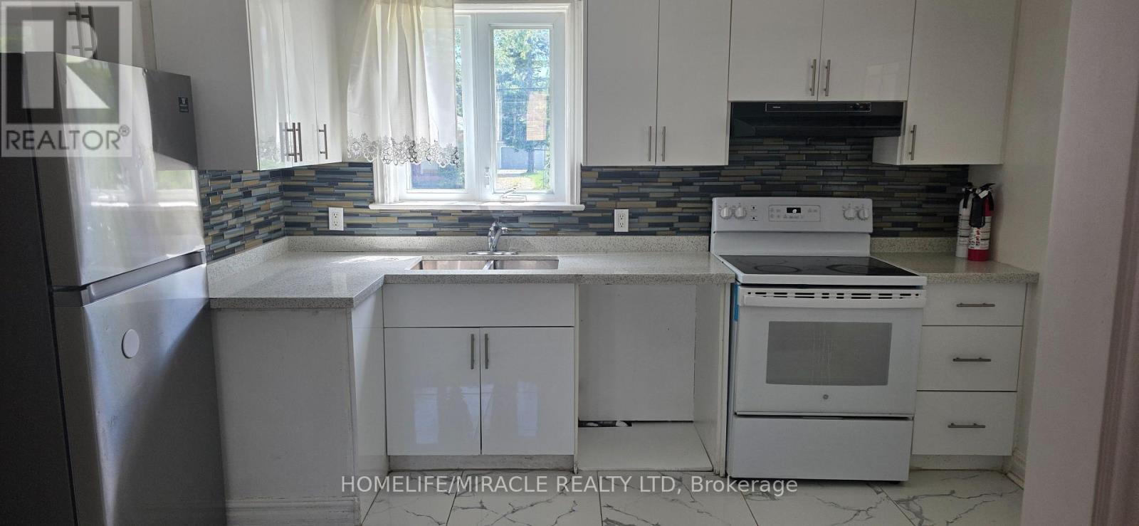 Main Floor - 1 Homestead Road, Toronto, Ontario  M1E 3R8 - Photo 4 - E13683412