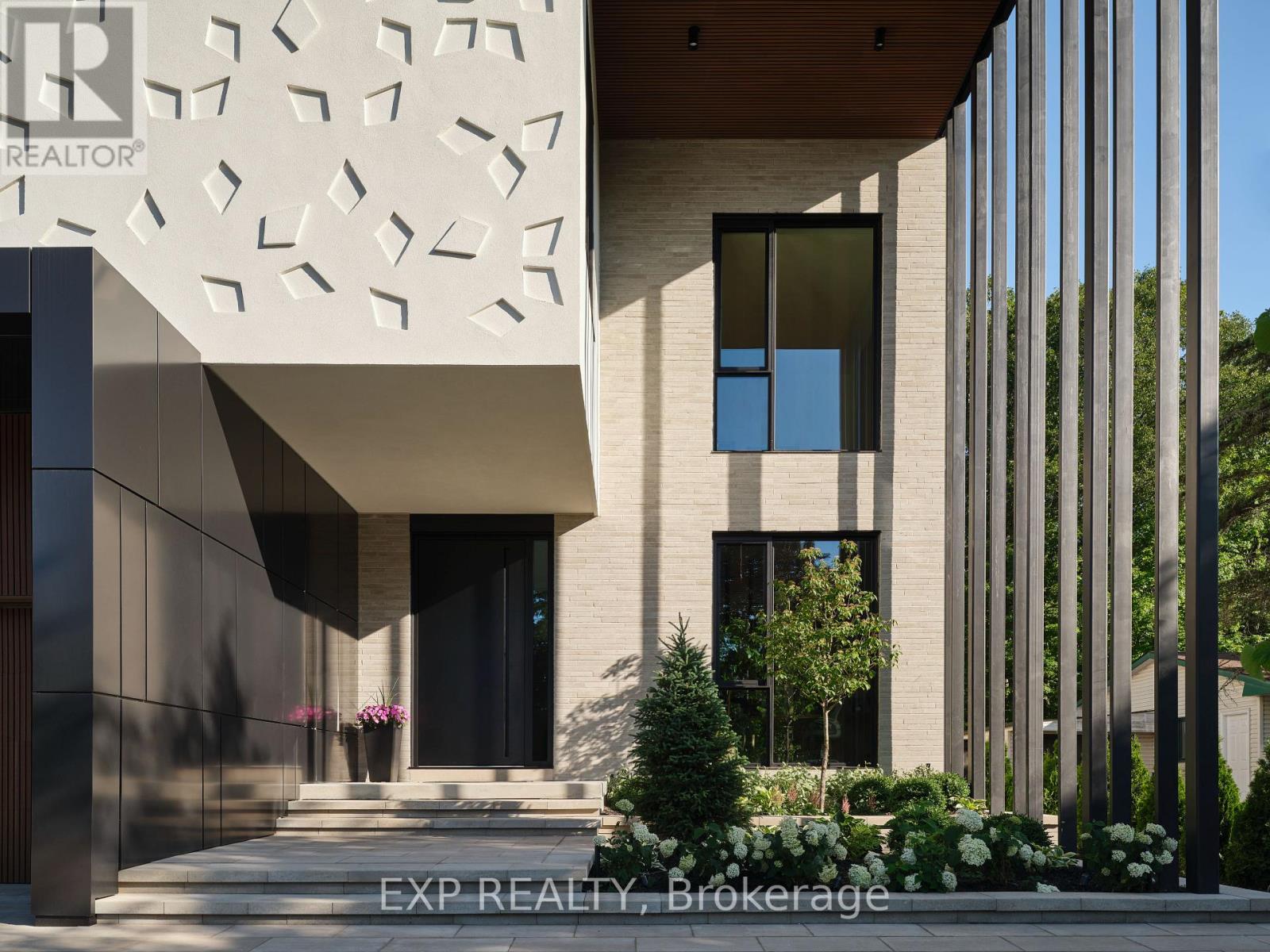 105 Park Crescent, Richmond Hill, Ontario  L4E 3J5 - Photo 6 - N13439036
