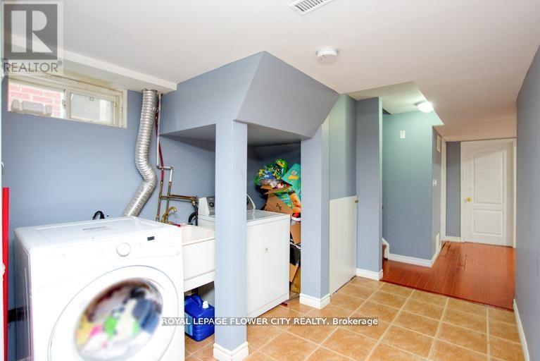 18 Saint Eugene Street, Brampton, Ontario  L6Y 0K9 - Photo 11 - W13453426
