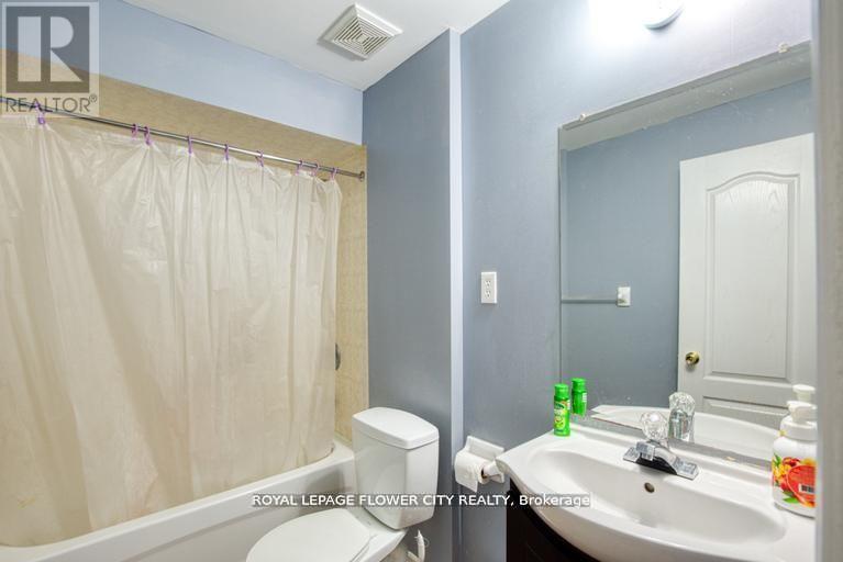18 Saint Eugene Street, Brampton, Ontario  L6Y 0K9 - Photo 8 - W13453426