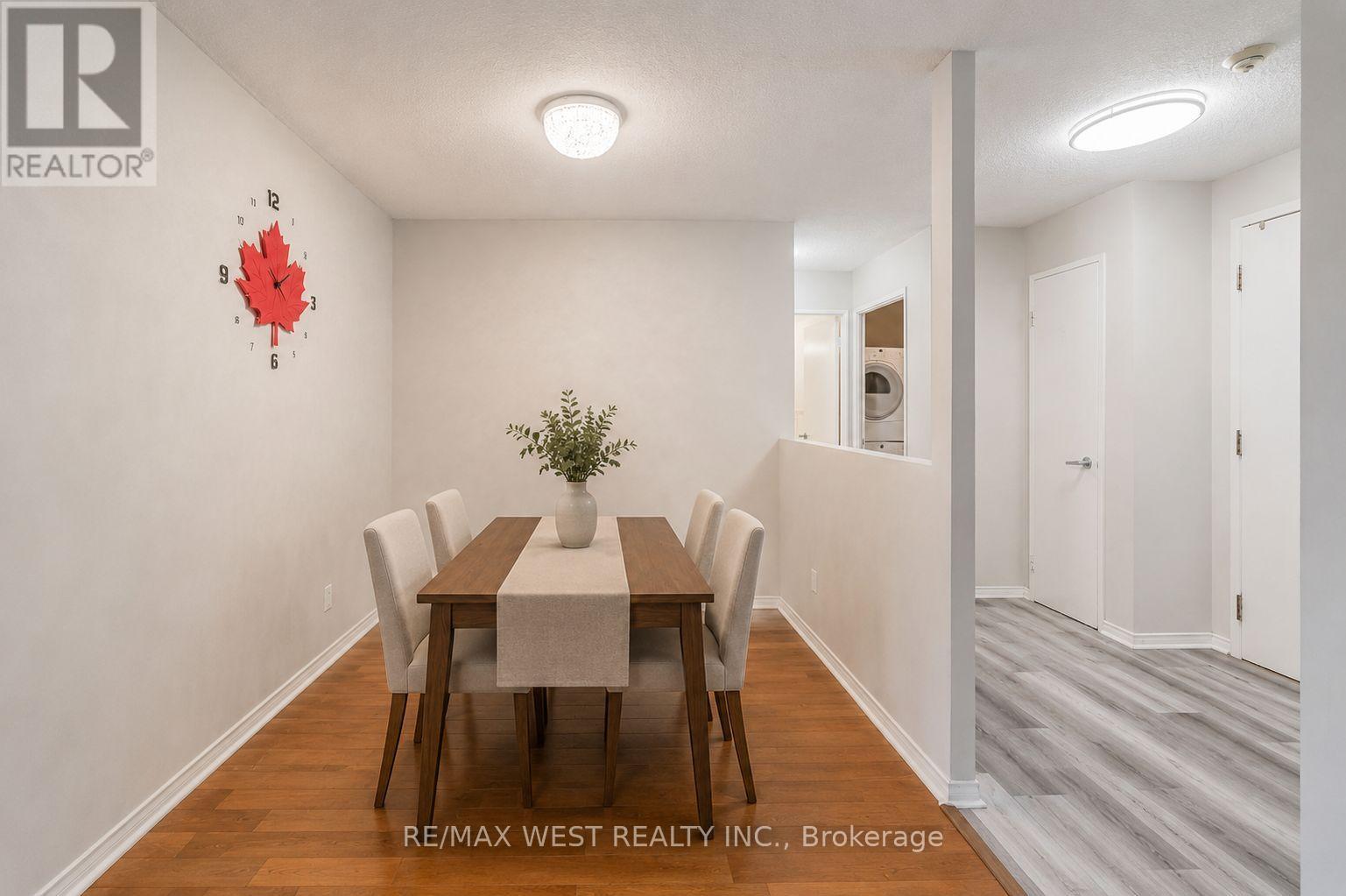 610 - 115 Hillcrest Avenue, Mississauga, Ontario L5B 3Y9 - Photo 3 - W13528374