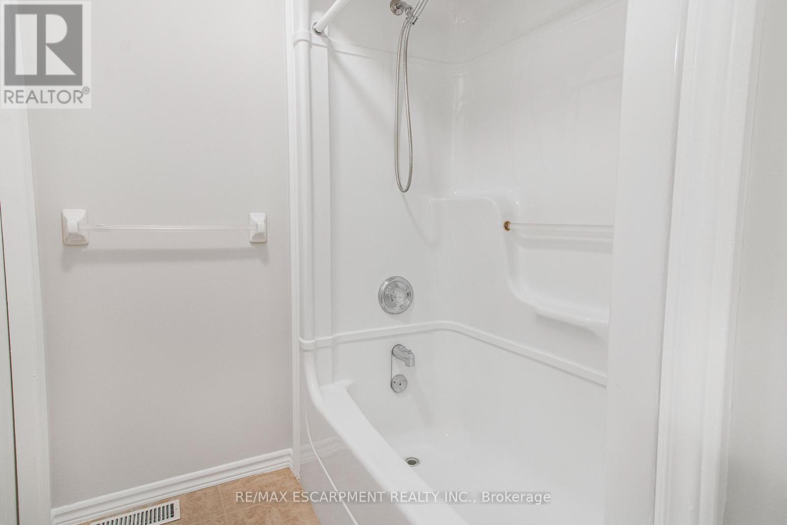 19 - 229 Lynden Road, Brantford, Ontario N3R 8A7 - Photo 19 - X13002996