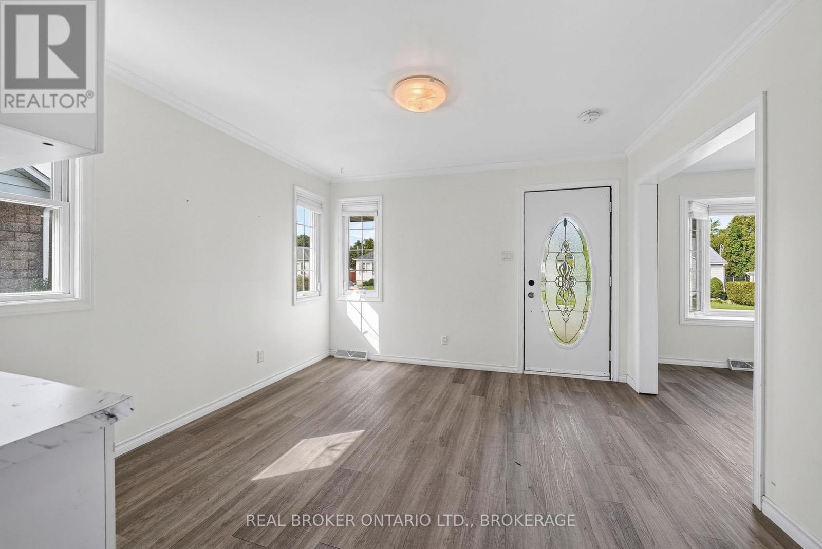 48 Bryden Avenue, Cornwall, Ontario K6H 5M5 - Photo 6 - X13684870