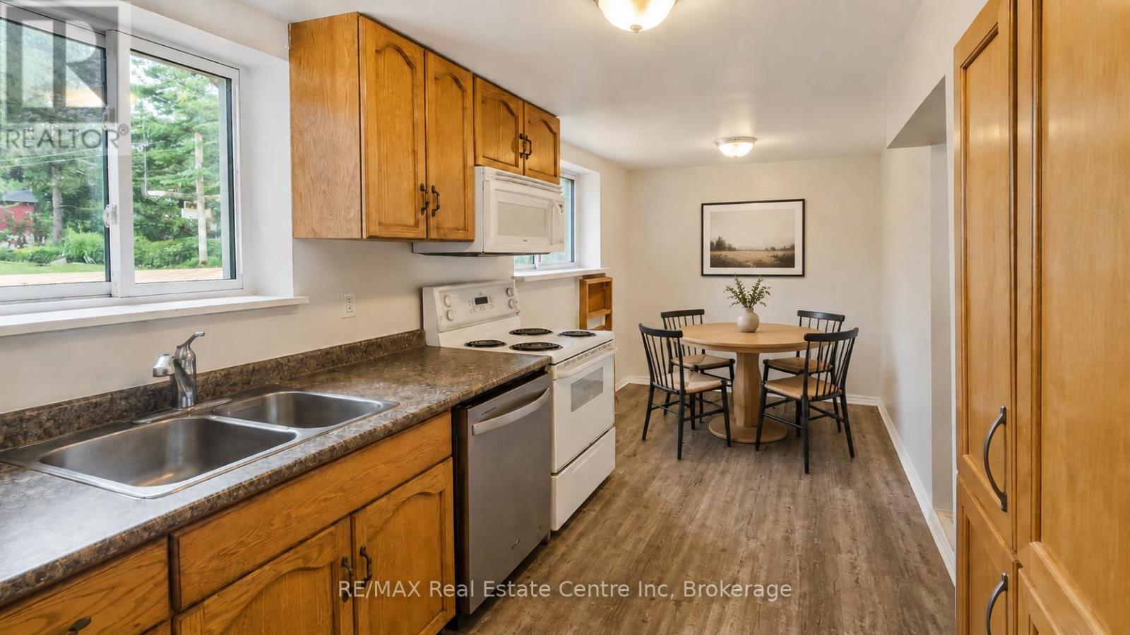 27 Elmhurst Crescent, Guelph (Junction/onward Willow), Ontario  N1H 6C8 - Photo 3 - X13684824