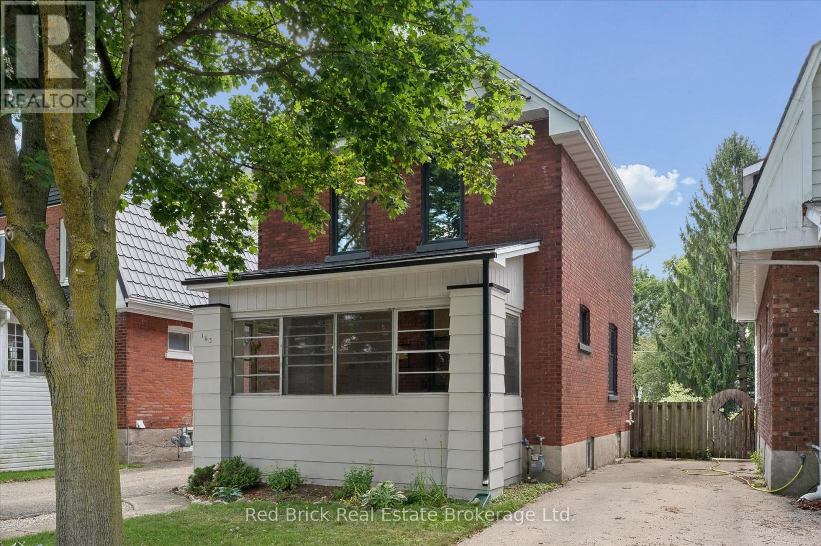163 Perth Street, Stratford, Ontario  N5A 3Y3 - Photo 2 - X13684826