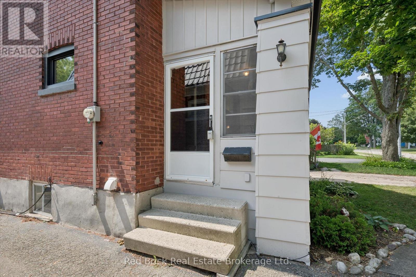 163 Perth Street, Stratford, Ontario  N5A 3Y3 - Photo 3 - X13684826