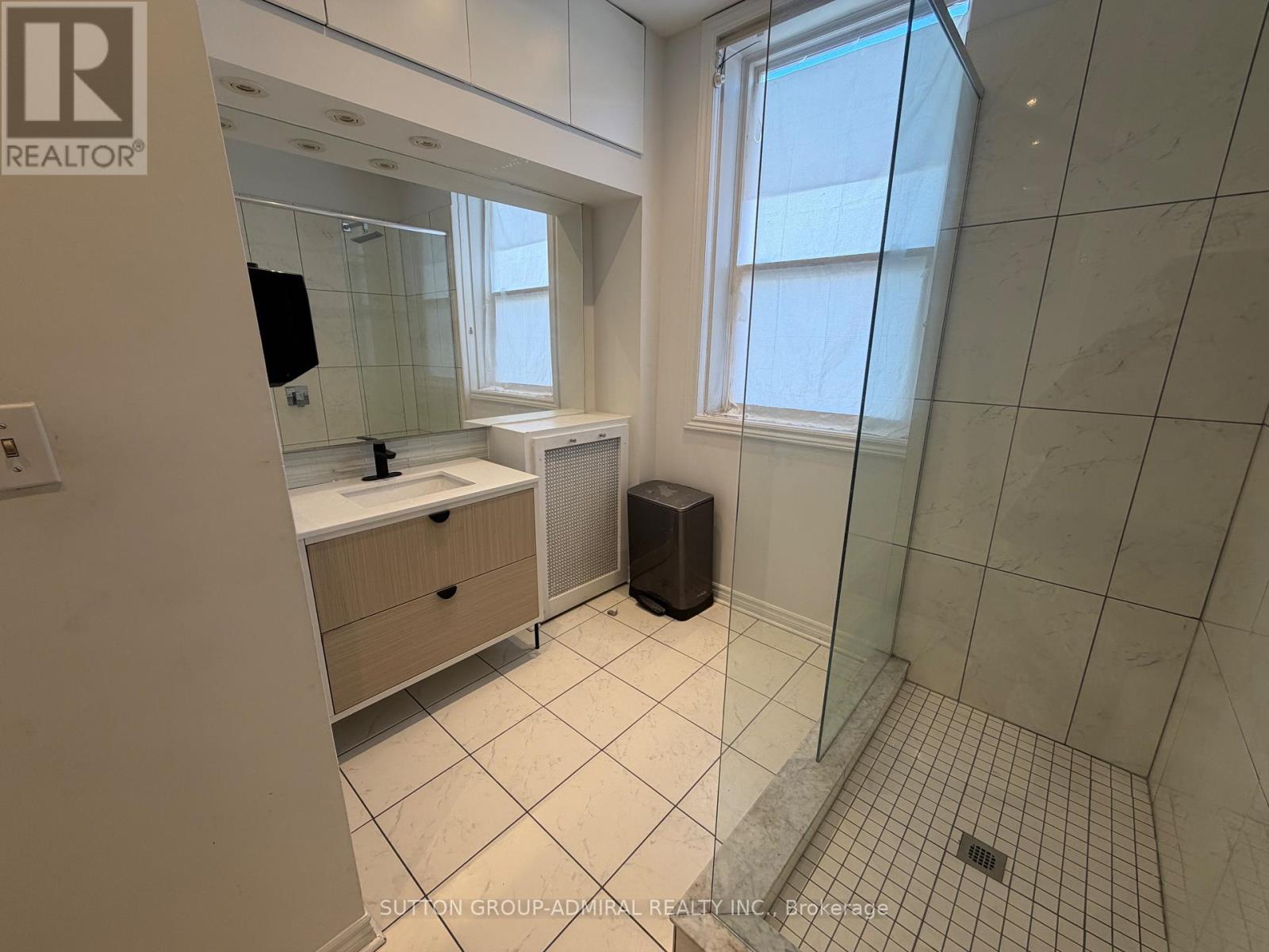 2nd Floor - 652 Queen Street W, Toronto, Ontario  M6J 1E5 - Photo 12 - C13684676