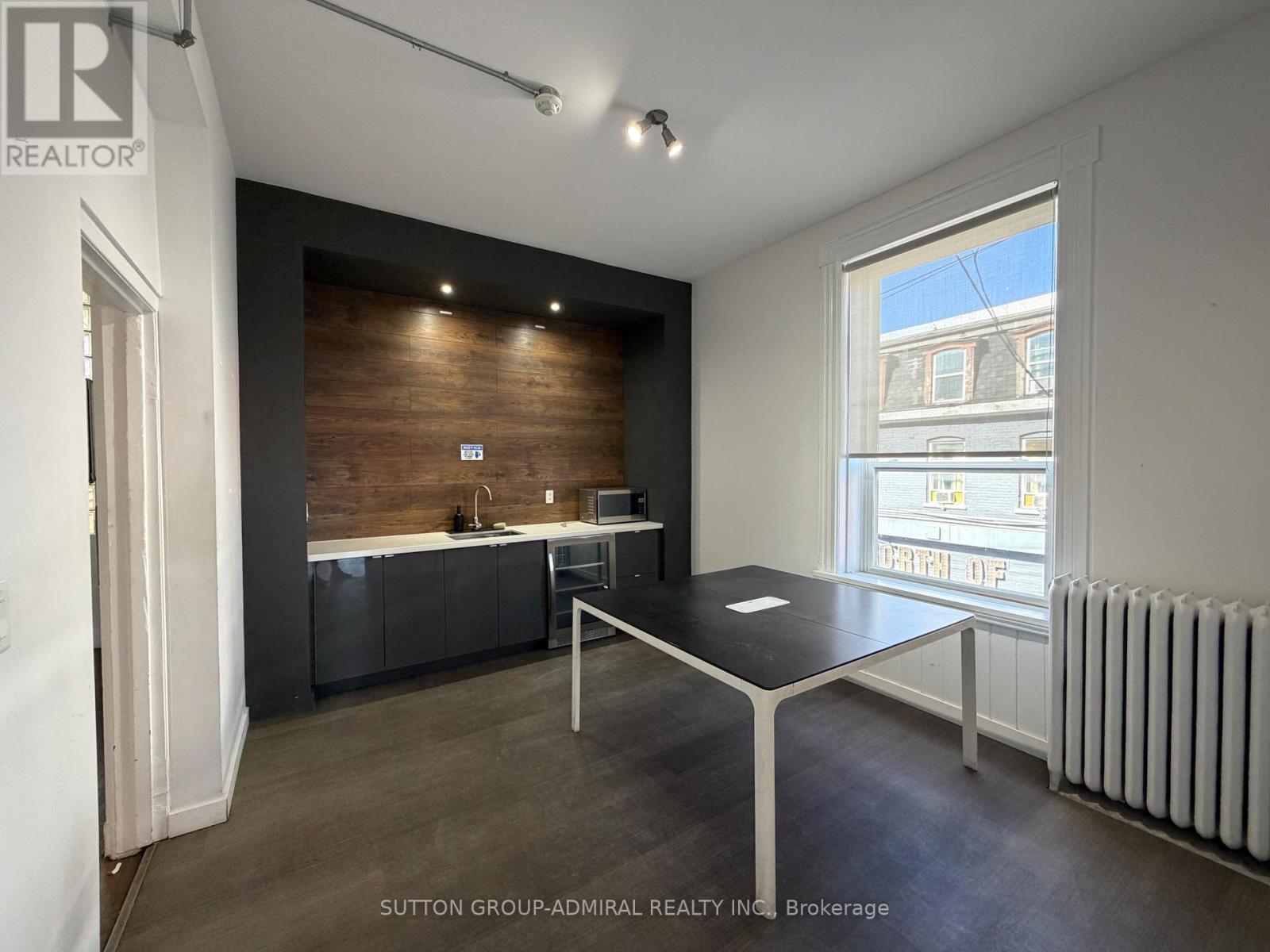 2nd Floor - 652 Queen Street W, Toronto, Ontario  M6J 1E5 - Photo 5 - C13684676