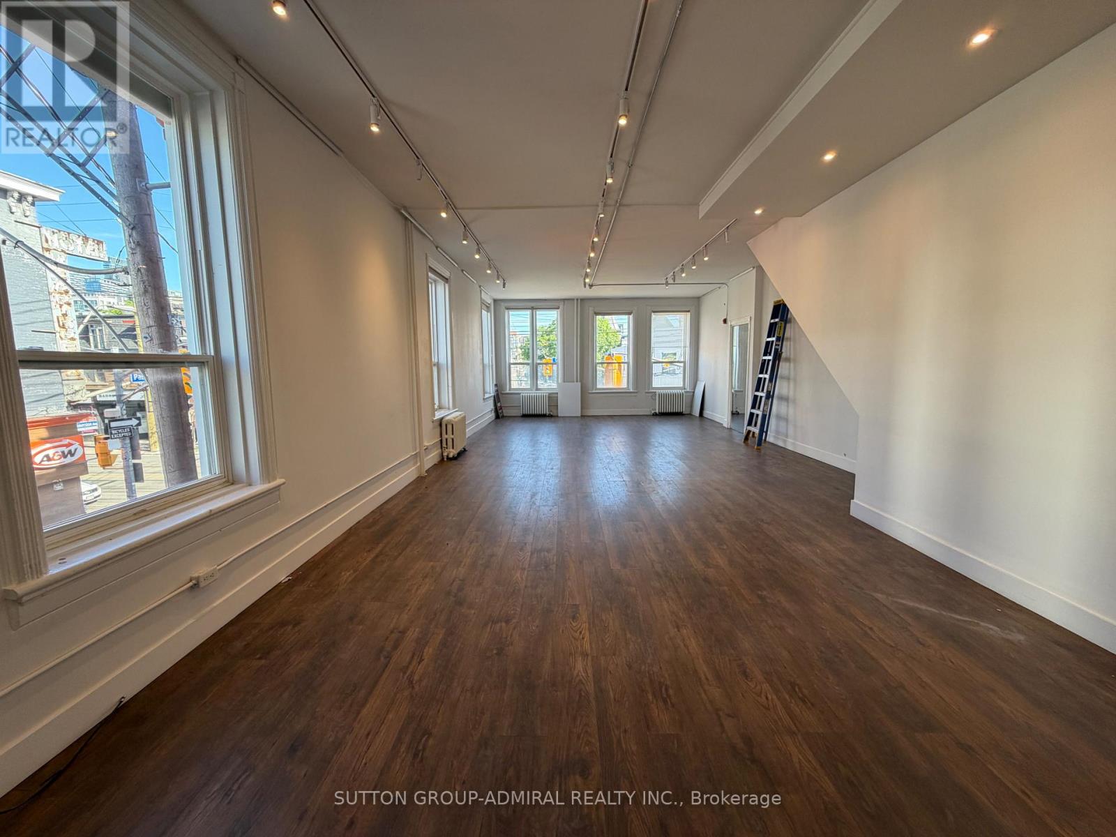 2nd Floor - 652 Queen Street W, Toronto, Ontario  M6J 1E5 - Photo 9 - C13684676