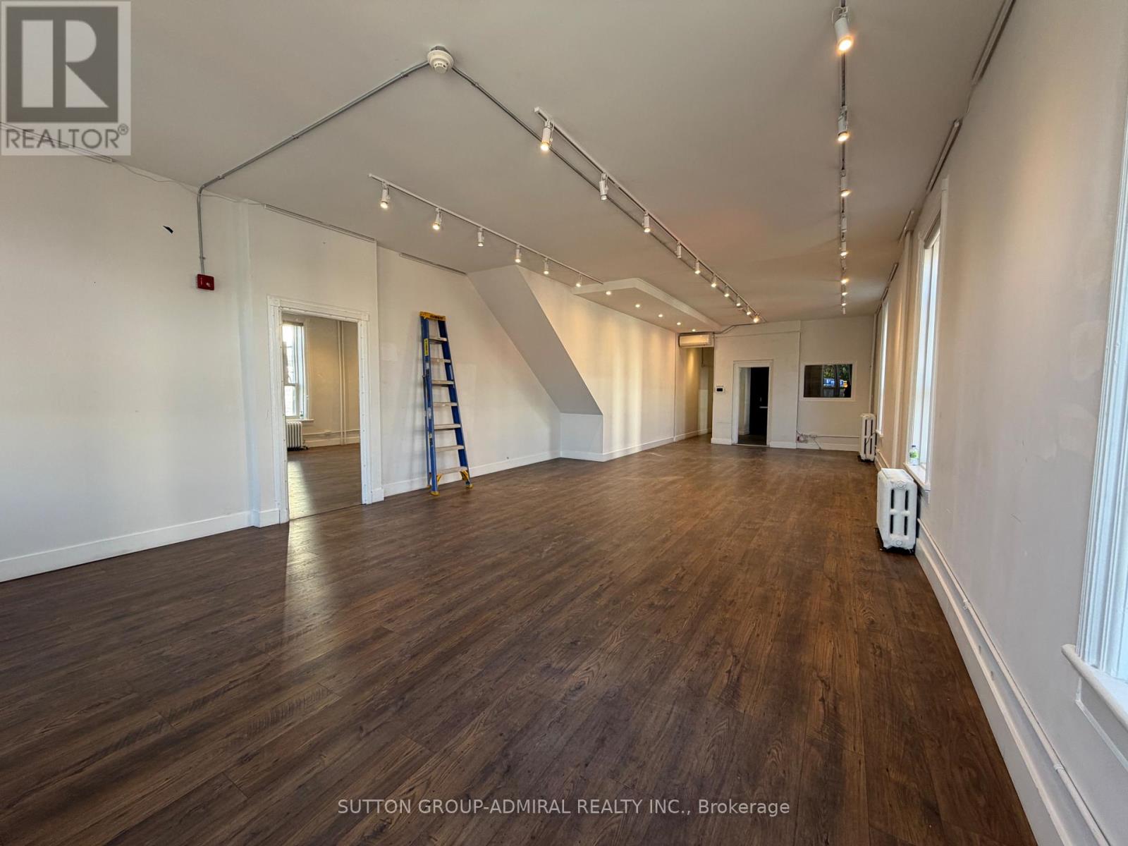 2nd Floor - 652 Queen Street W, Toronto, Ontario  M6J 1E5 - Photo 8 - C13684680