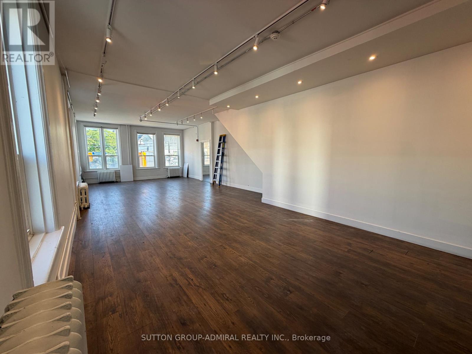 2nd Floor - 652 Queen Street W, Toronto, Ontario  M6J 1E5 - Photo 9 - C13684680