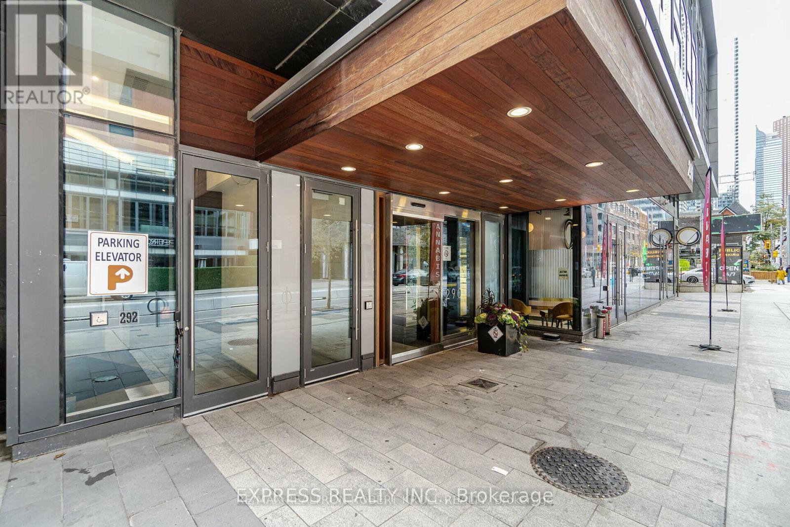 1008 - 290 Adelaide Street W, Toronto, Ontario  M5V 0P3 - Photo 2 - C13684808