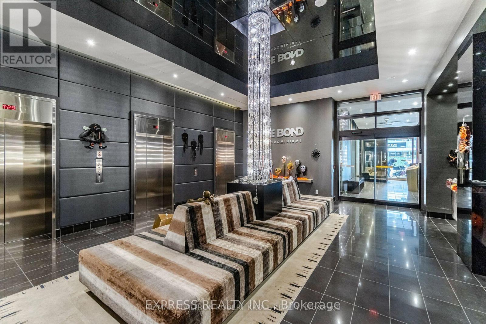 1008 - 290 Adelaide Street W, Toronto, Ontario  M5V 0P3 - Photo 3 - C13684808