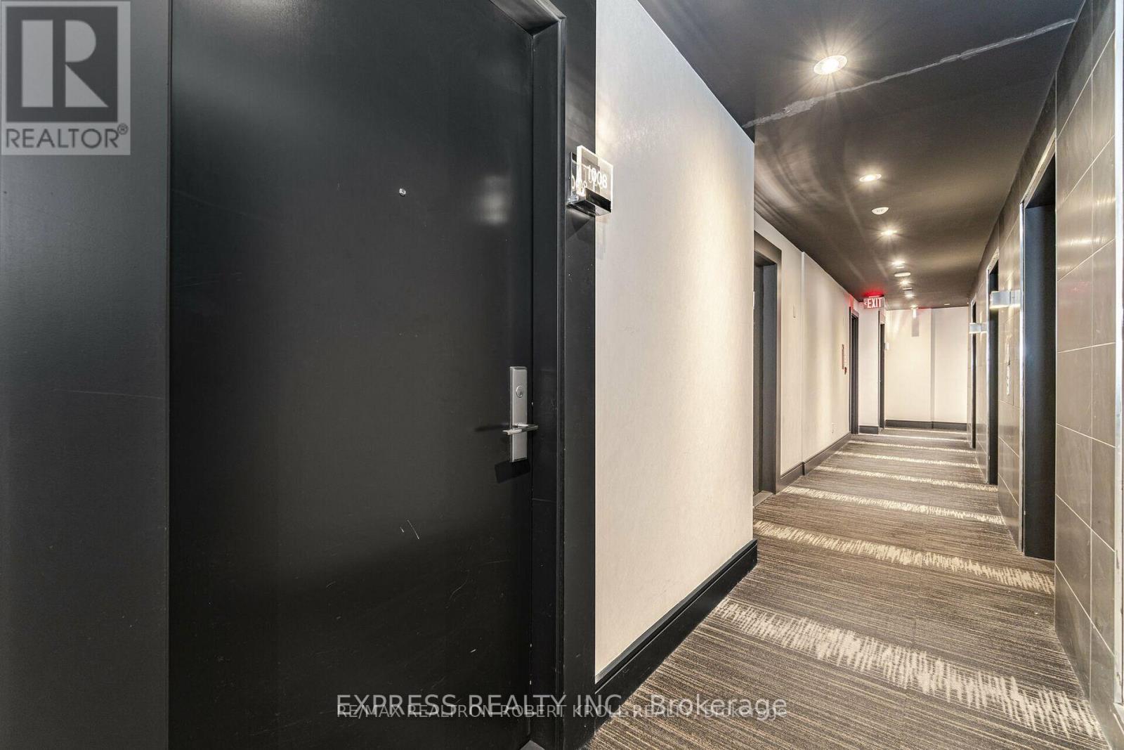 1008 - 290 Adelaide Street W, Toronto, Ontario  M5V 0P3 - Photo 4 - C13684808