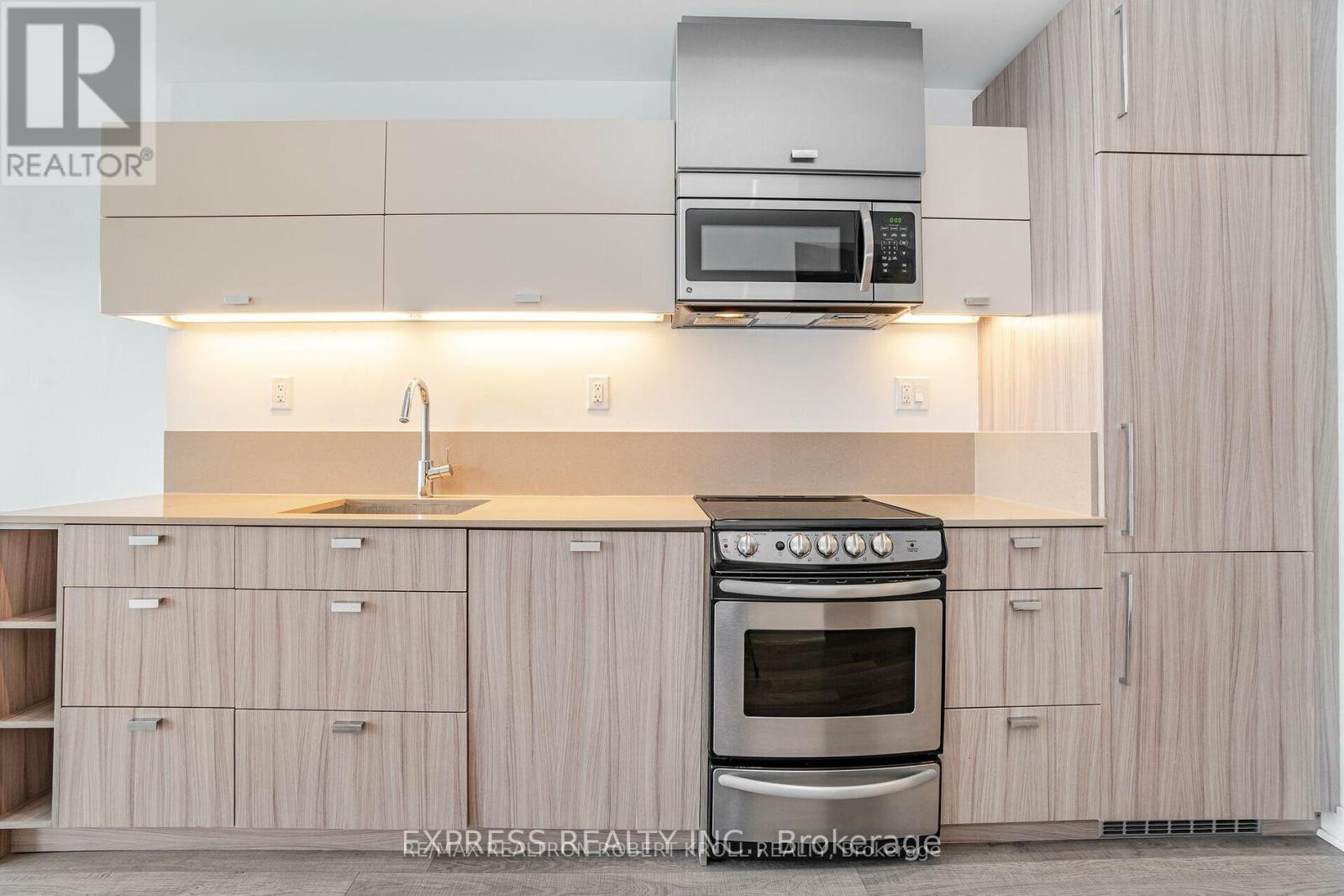 1008 - 290 Adelaide Street W, Toronto, Ontario  M5V 0P3 - Photo 9 - C13684808