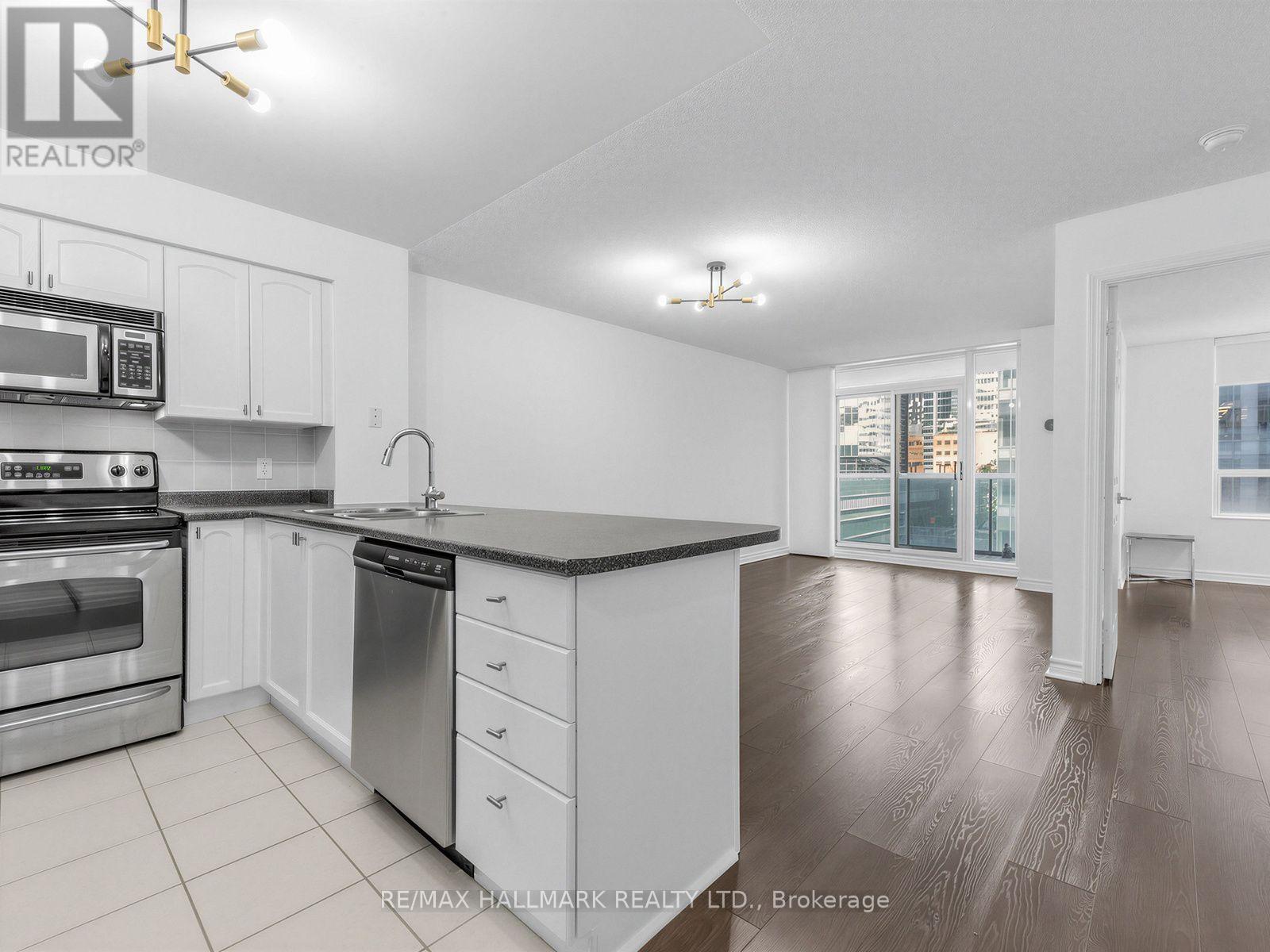 805 - 30 Grand Trunk Crescent, Toronto, Ontario  M5J 3A4 - Photo 13 - C13684810