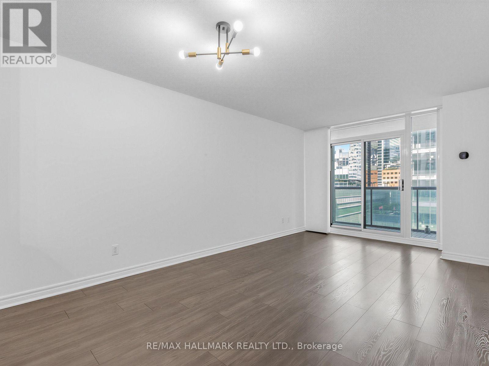 805 - 30 Grand Trunk Crescent, Toronto, Ontario  M5J 3A4 - Photo 3 - C13684810