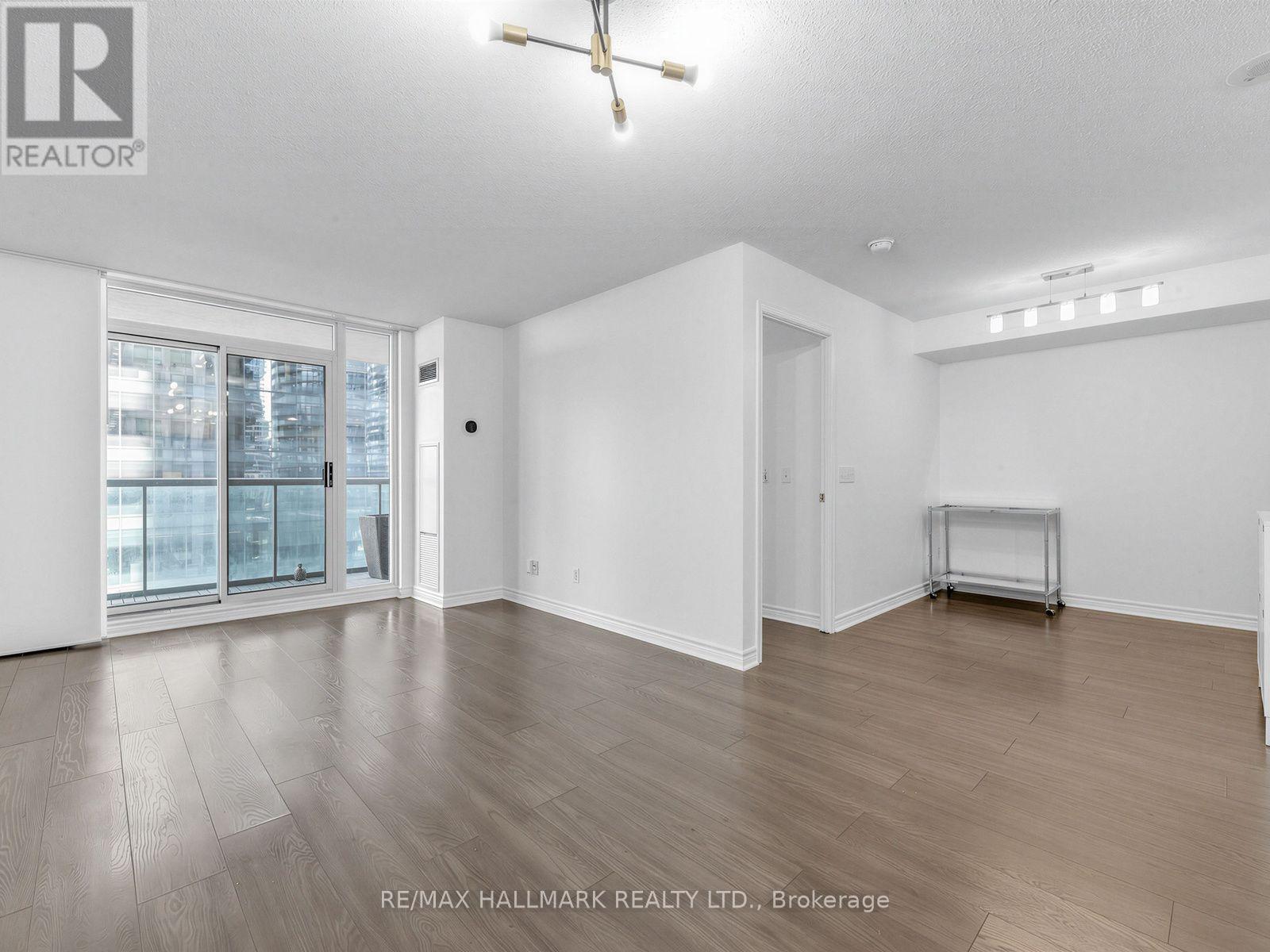805 - 30 Grand Trunk Crescent, Toronto, Ontario  M5J 3A4 - Photo 4 - C13684810