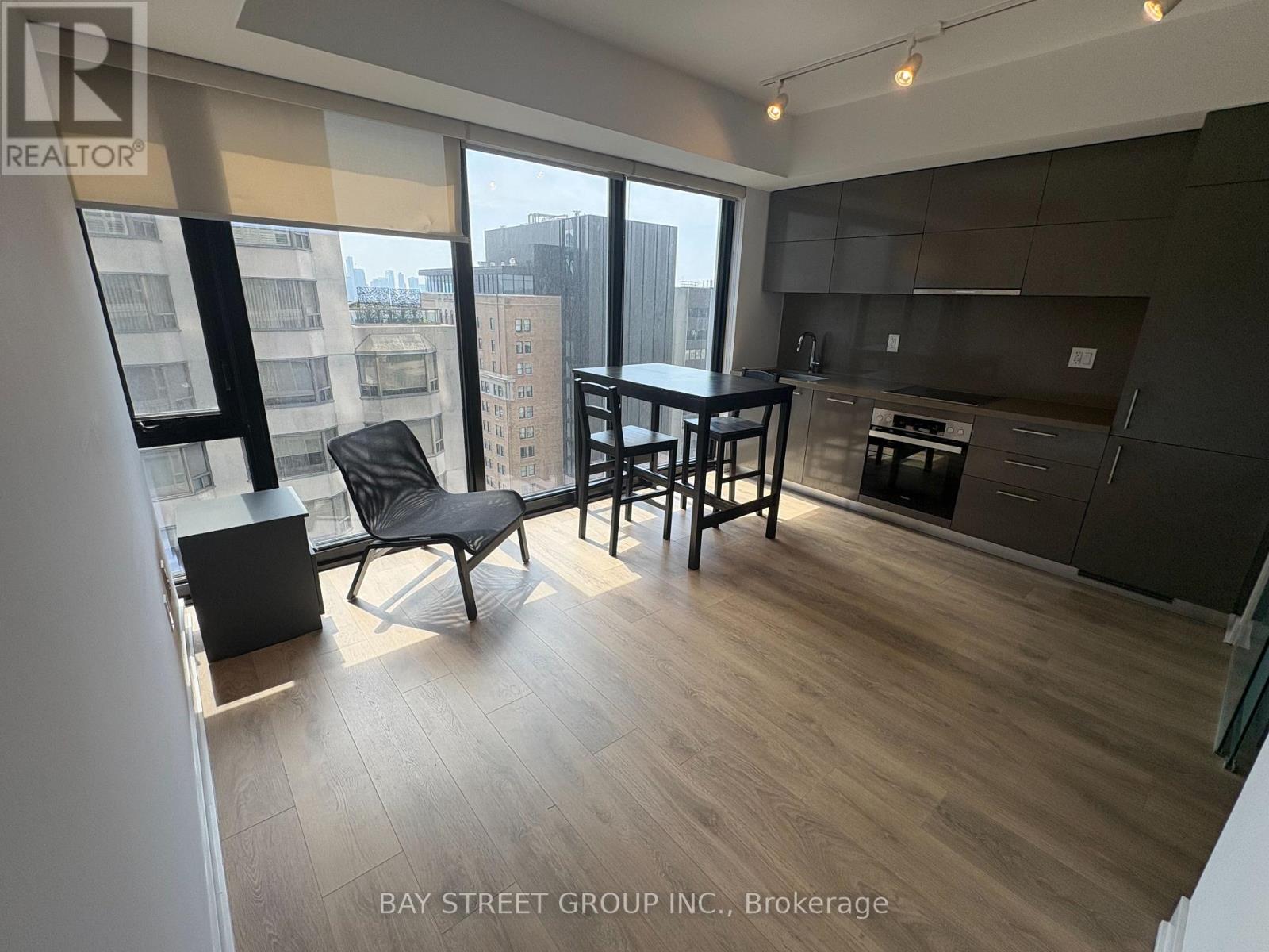 1909 - 188 Cumberland Street, Toronto, Ontario  M5R 0B6 - Photo 2 - C13684834