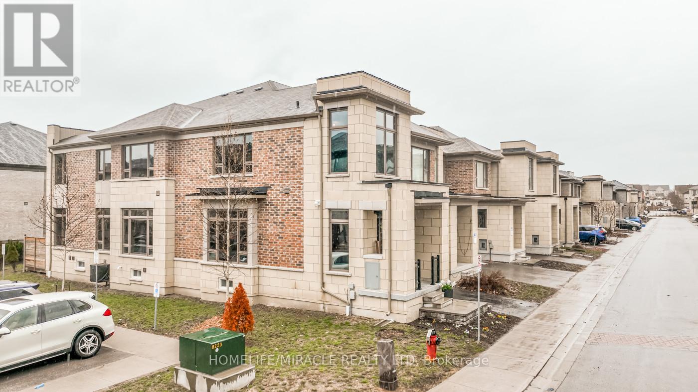136 - 58 Donald Fleming Way, Whitby, Ontario  L1R 0N8 - Photo 3 - E13684746