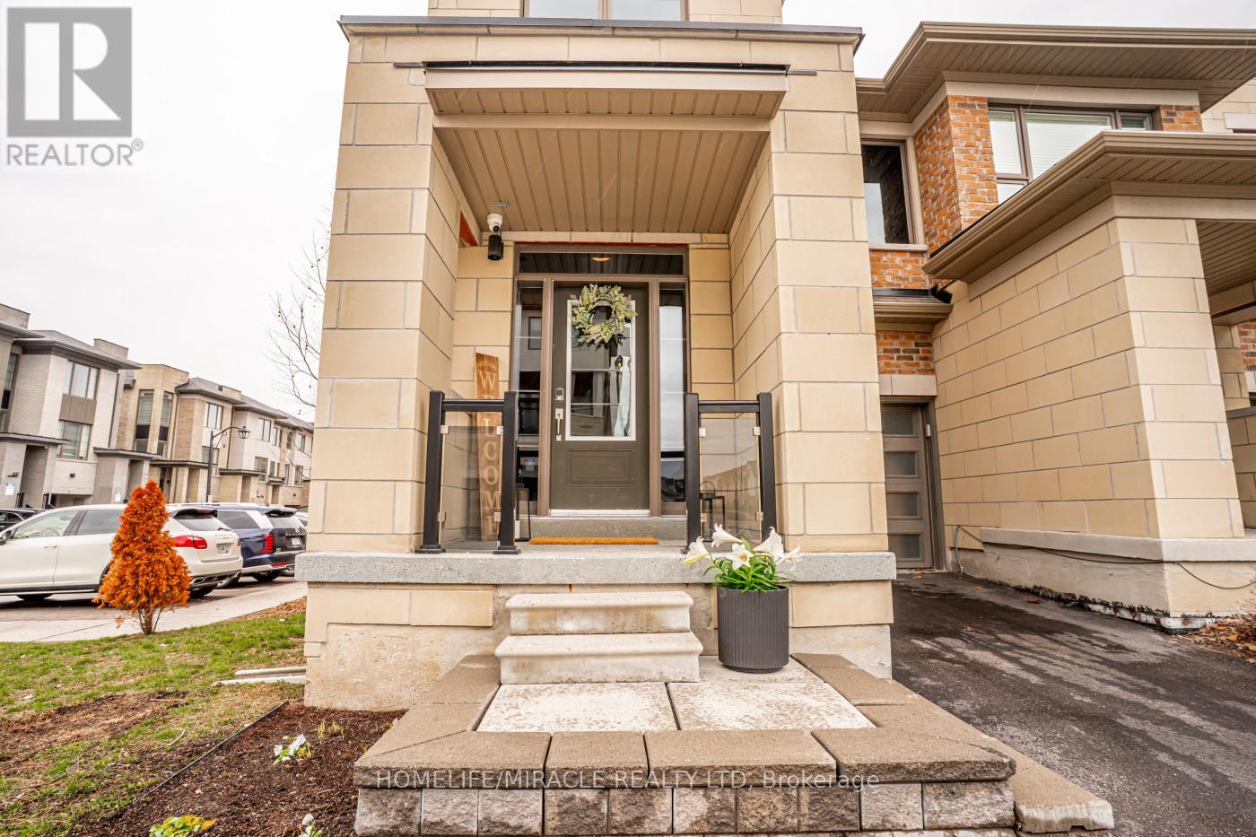 136 - 58 Donald Fleming Way, Whitby, Ontario  L1R 0N8 - Photo 4 - E13684746
