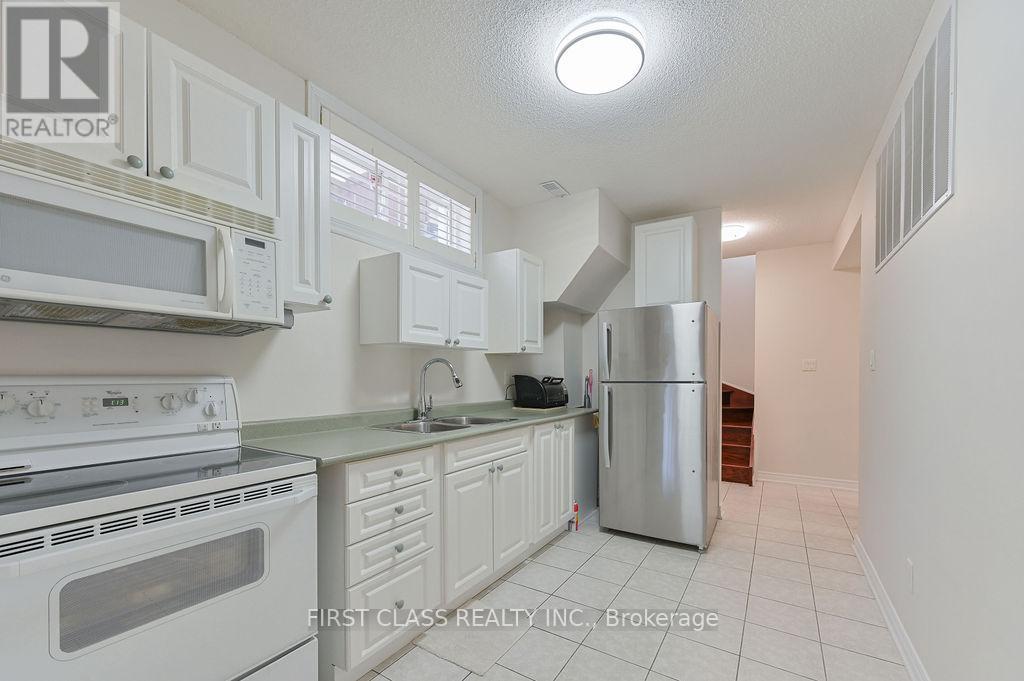 2 Wainwright Avenue, Richmond Hill, Ontario  L4C 5R5 - Photo 43 - N13684670