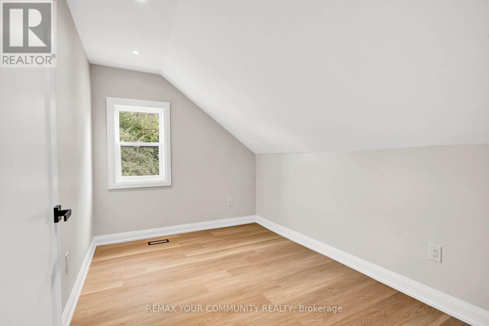 137 Clarence Street, Vaughan, Ontario  L4L 1L4 - Photo 22 - N13684740