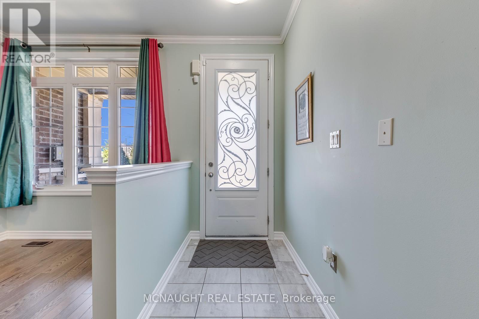 78 Folgate Crescent, Brampton, Ontario  L6R 4A7 - Photo 4 - W13684720