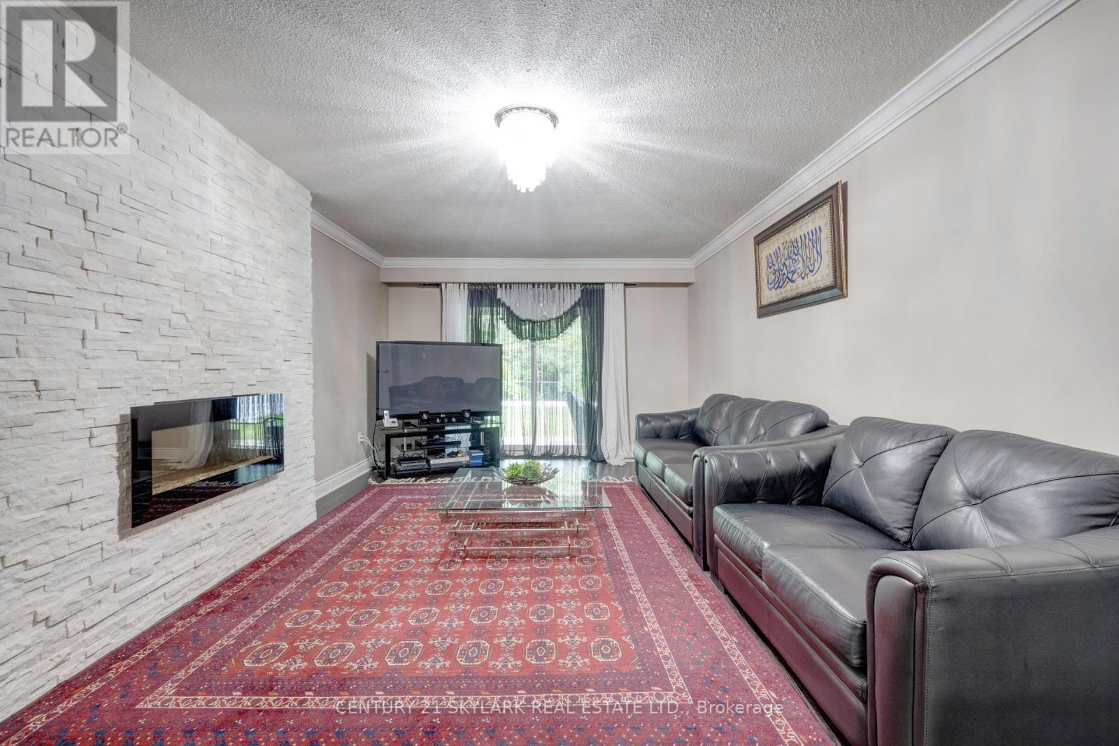 71 Abell Drive S, Brampton, Ontario  L6V 2W2 - Photo 5 - W13684726