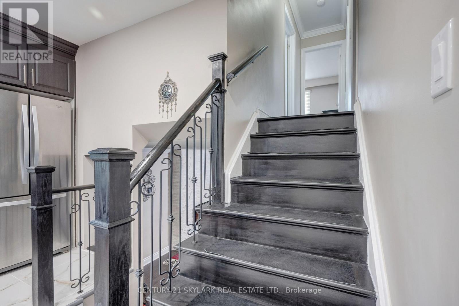 71 Abell Drive S, Brampton, Ontario  L6V 2W2 - Photo 9 - W13684726