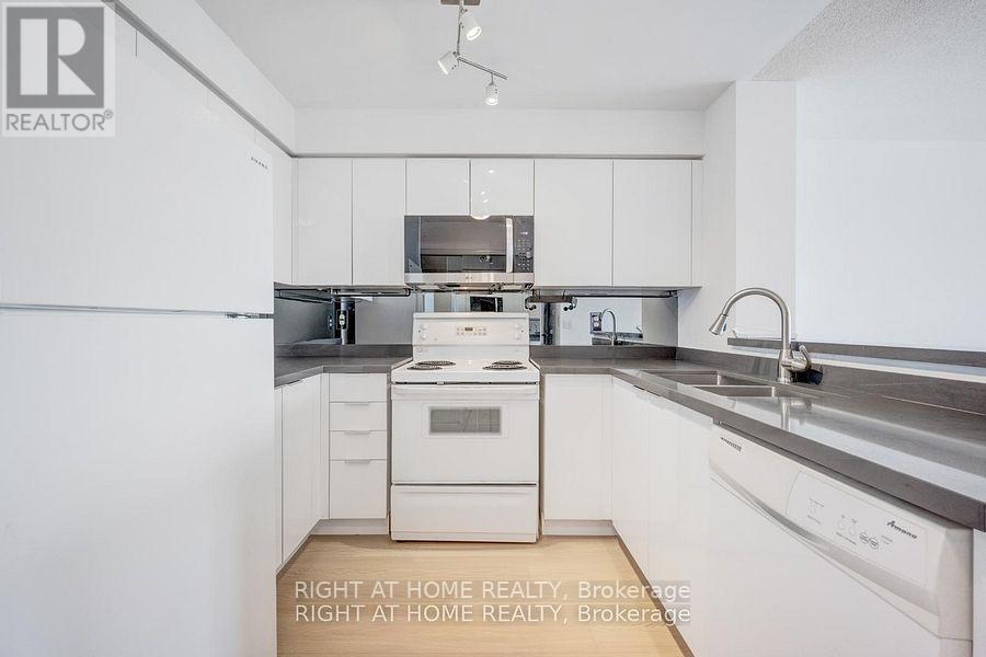 #1509 - 2565 Erin Centre Boulevard, Mississauga, Ontario  L5M 6Z8 - Photo 7 - W13684738