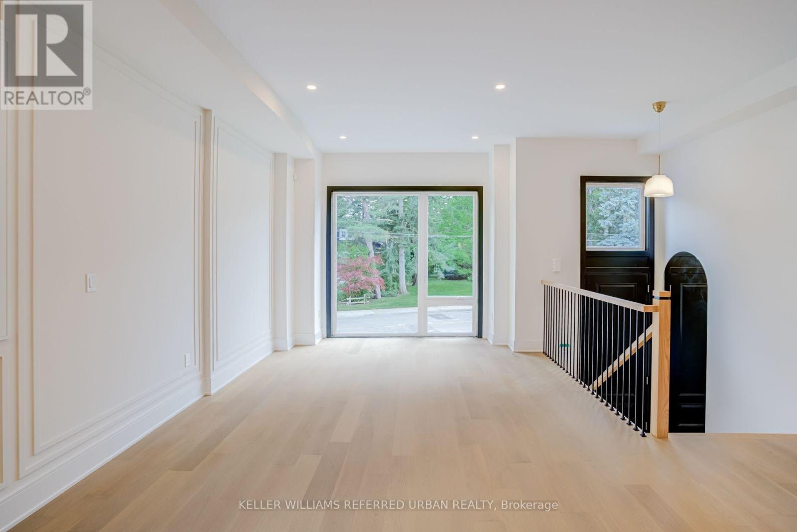 37 Wesley Avenue, Mississauga, Ontario  L5H 2M6 - Photo 12 - W13684752