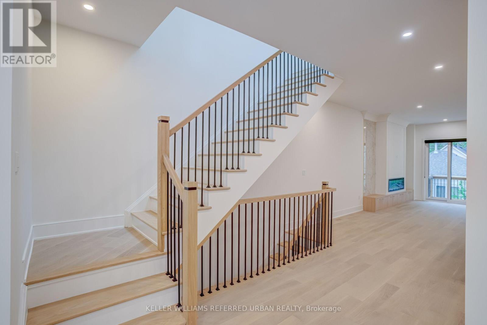37 Wesley Avenue, Mississauga, Ontario  L5H 2M6 - Photo 22 - W13684752