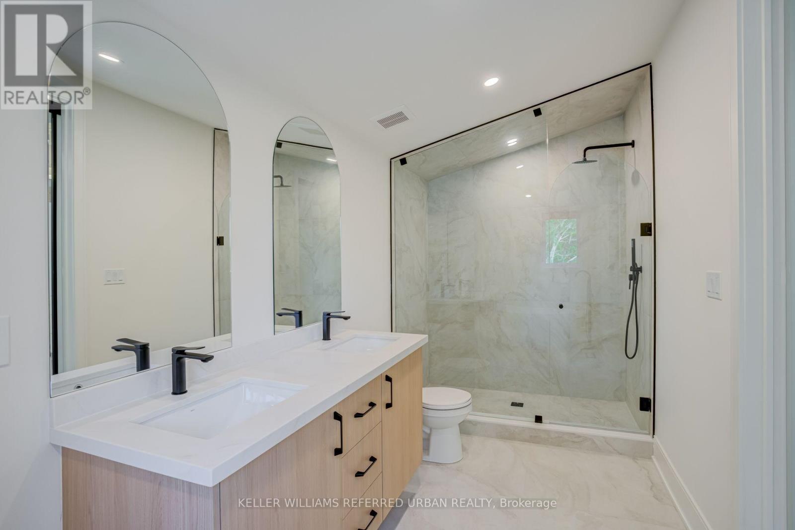 37 Wesley Avenue, Mississauga, Ontario  L5H 2M6 - Photo 24 - W13684752