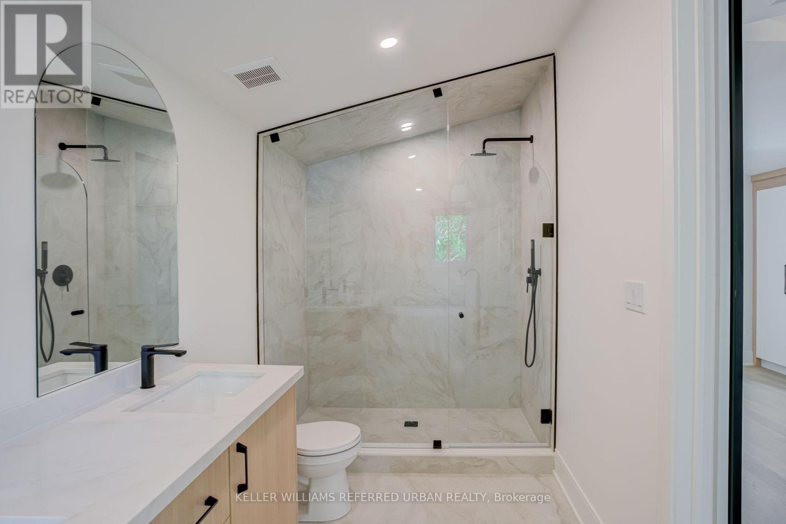 37 Wesley Avenue, Mississauga, Ontario  L5H 2M6 - Photo 25 - W13684752