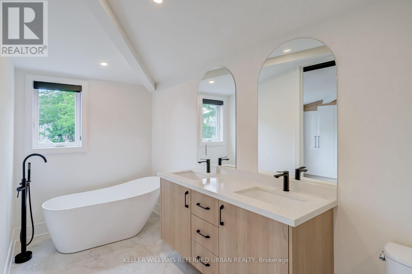 37 Wesley Avenue, Mississauga, Ontario  L5H 2M6 - Photo 26 - W13684752