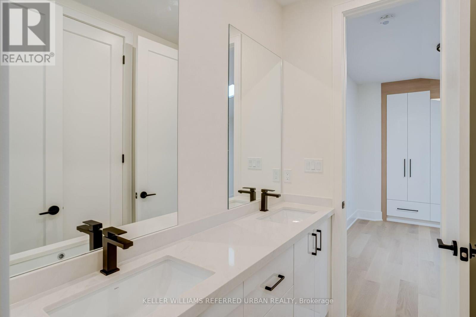 37 Wesley Avenue, Mississauga, Ontario  L5H 2M6 - Photo 31 - W13684752