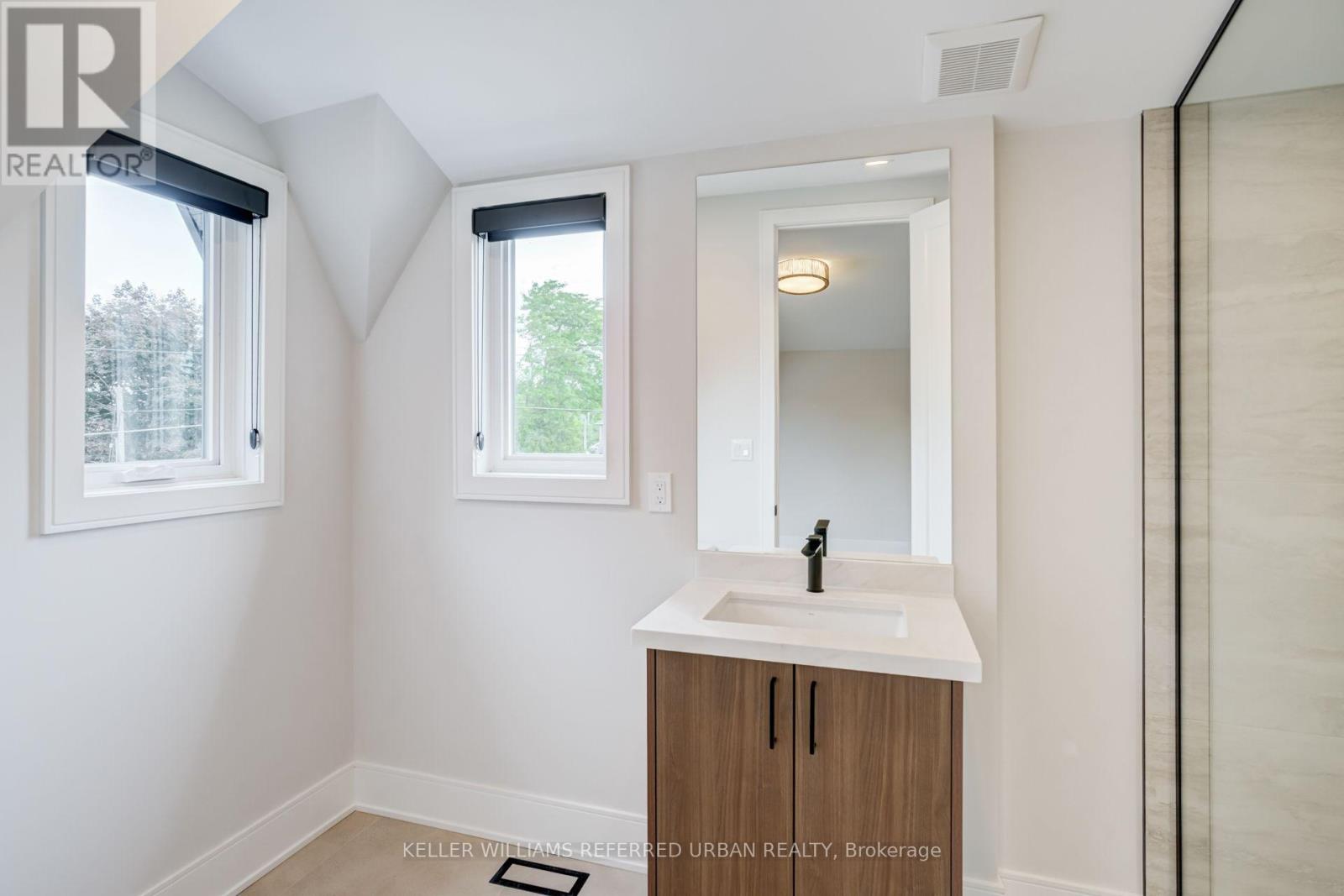 37 Wesley Avenue, Mississauga, Ontario  L5H 2M6 - Photo 39 - W13684752