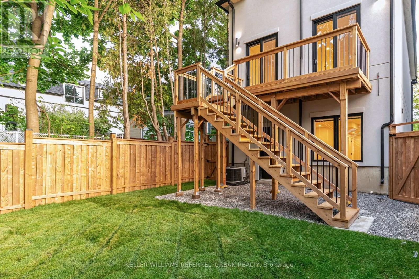 37 Wesley Avenue, Mississauga, Ontario  L5H 2M6 - Photo 48 - W13684752