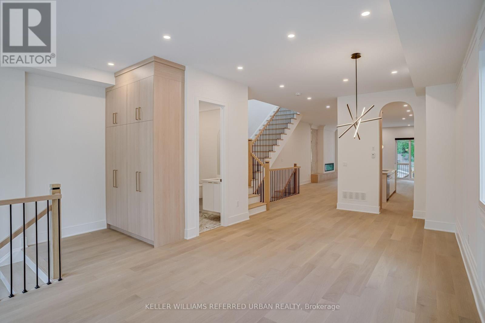 37 Wesley Avenue, Mississauga, Ontario  L5H 2M6 - Photo 5 - W13684752