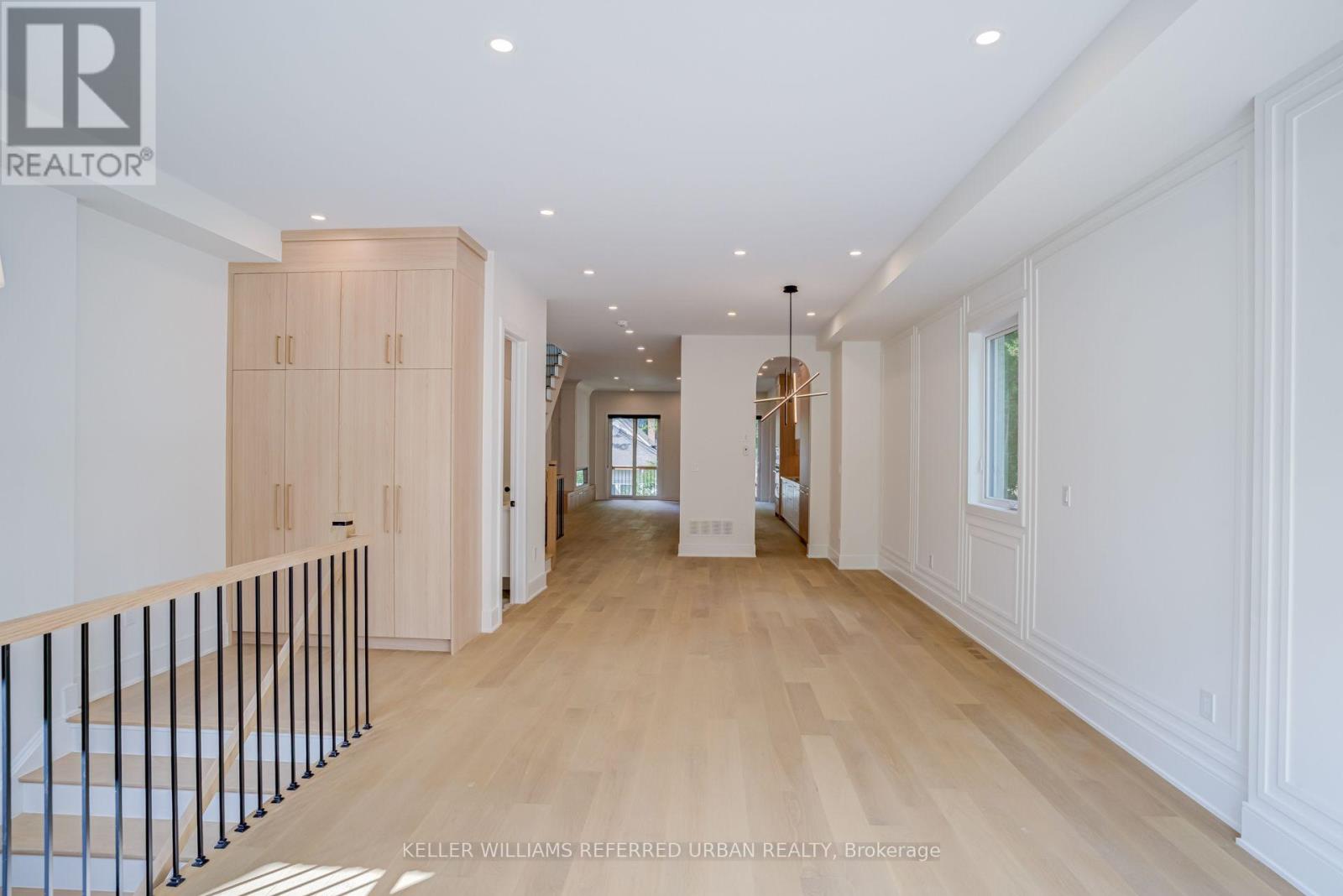 37 Wesley Avenue, Mississauga, Ontario  L5H 2M6 - Photo 6 - W13684752