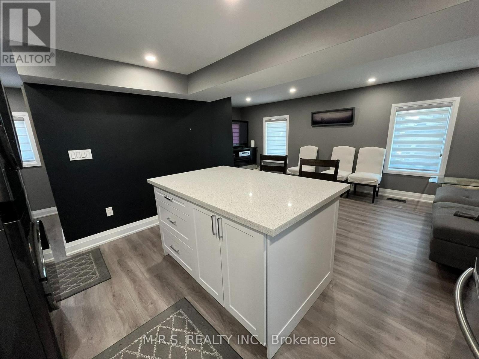 2 - 26 HILLCREST AVENUE, Brampton, Ontario