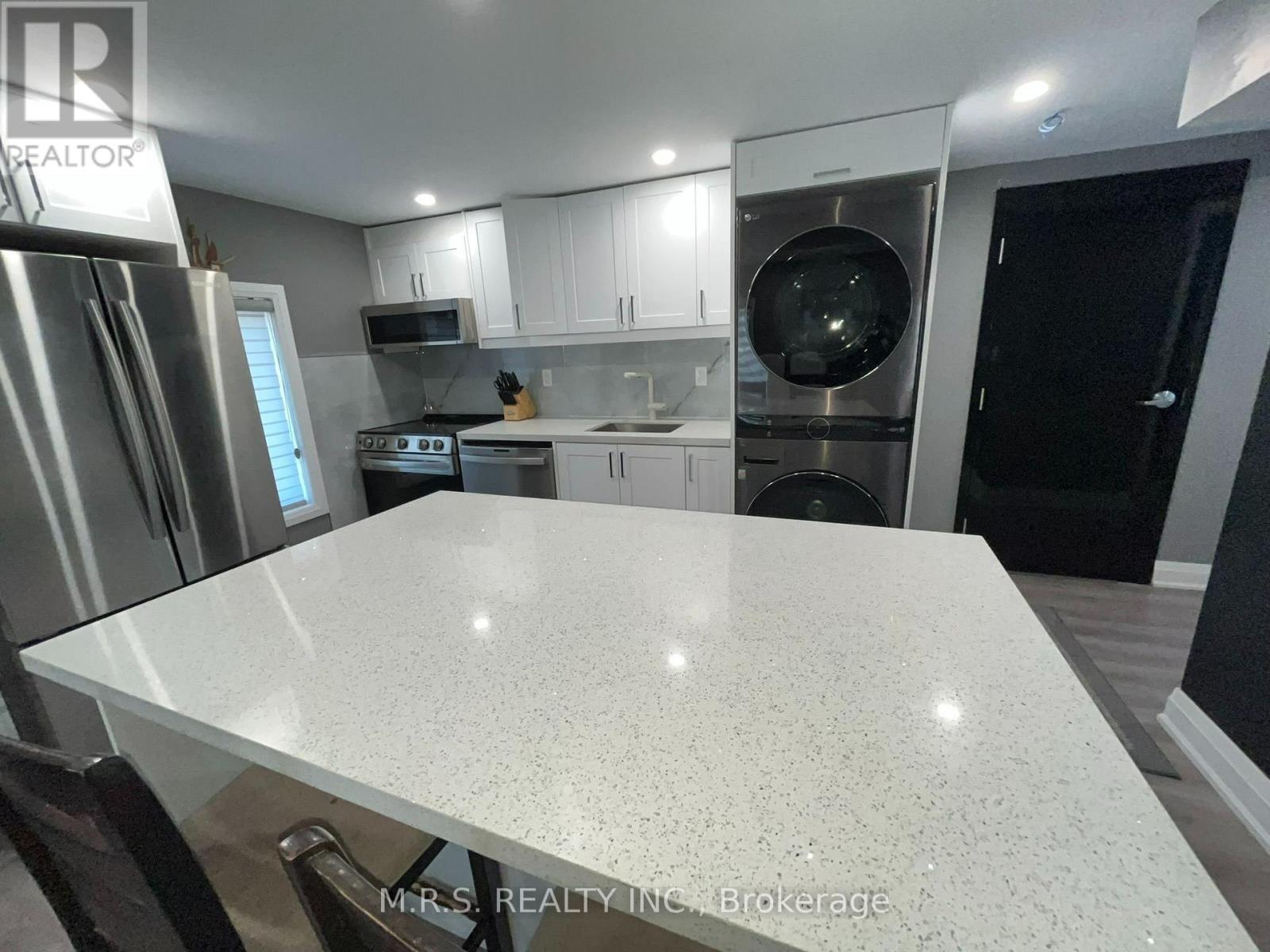 2 - 26 Hillcrest Avenue, Brampton, Ontario  L6W 1Y8 - Photo 2 - W13684788