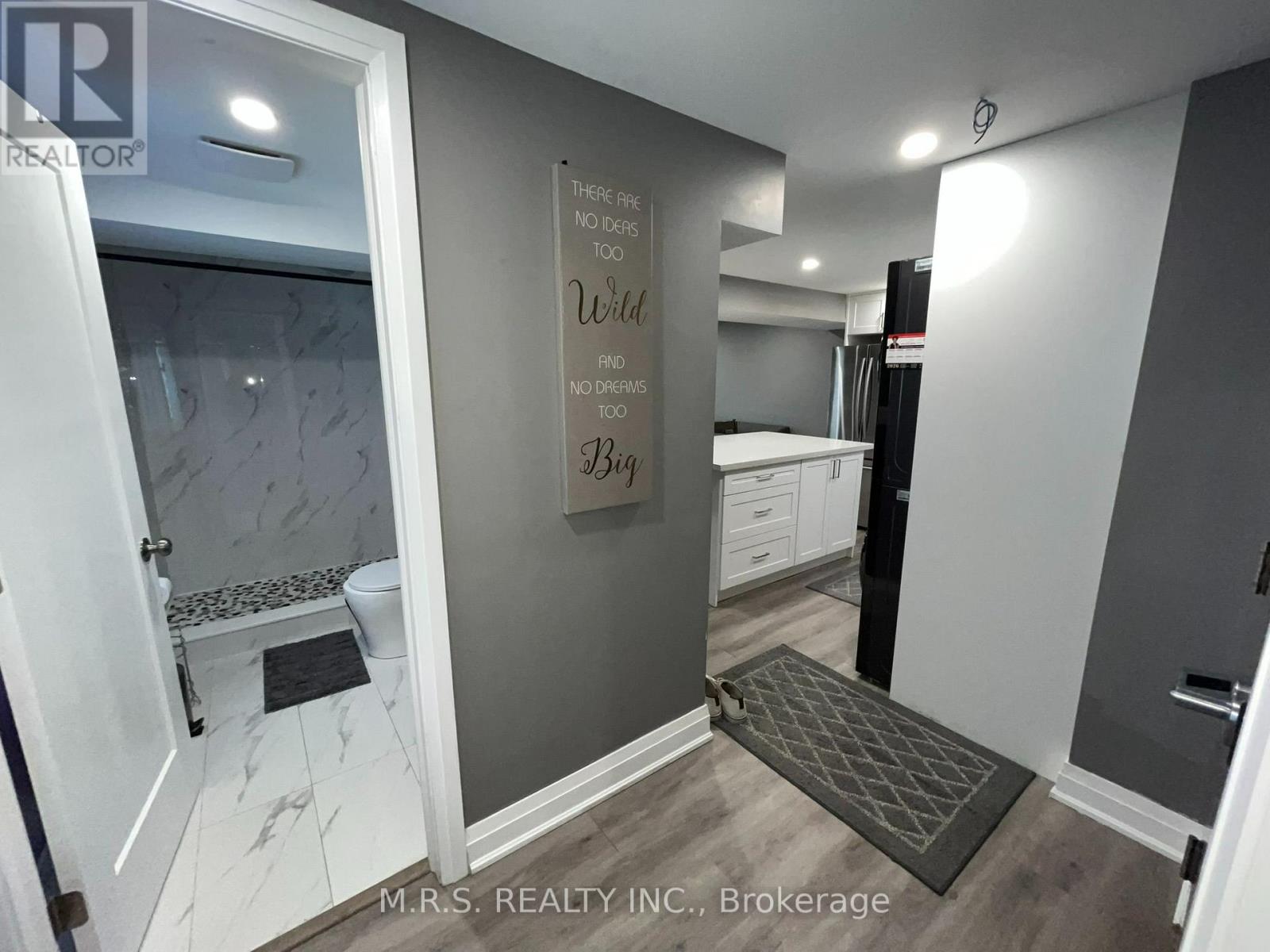 2 - 26 Hillcrest Avenue, Brampton, Ontario  L6W 1Y8 - Photo 3 - W13684788